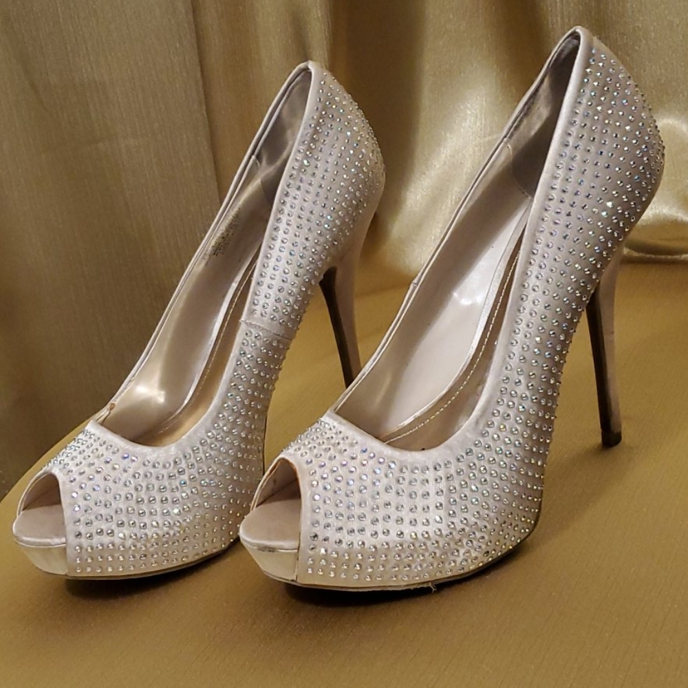 High Heels Champagne and Rhinestones